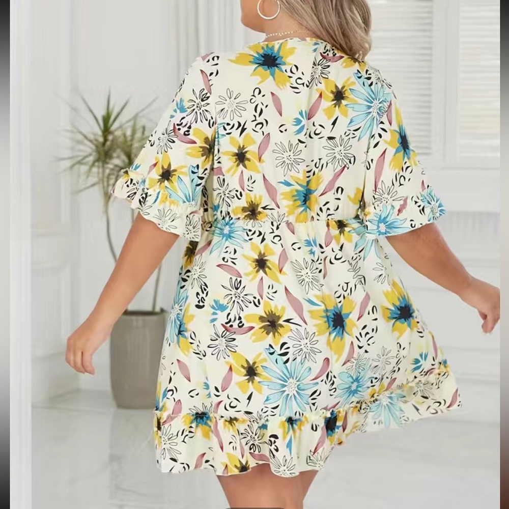 Floral Knott Dress - Picture 2 of 4